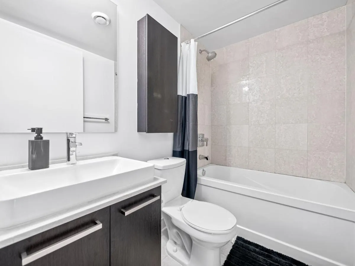 Stylish 1Br Condo - Cn Tower View, Entertainment District-Downtown Toronto Apartment