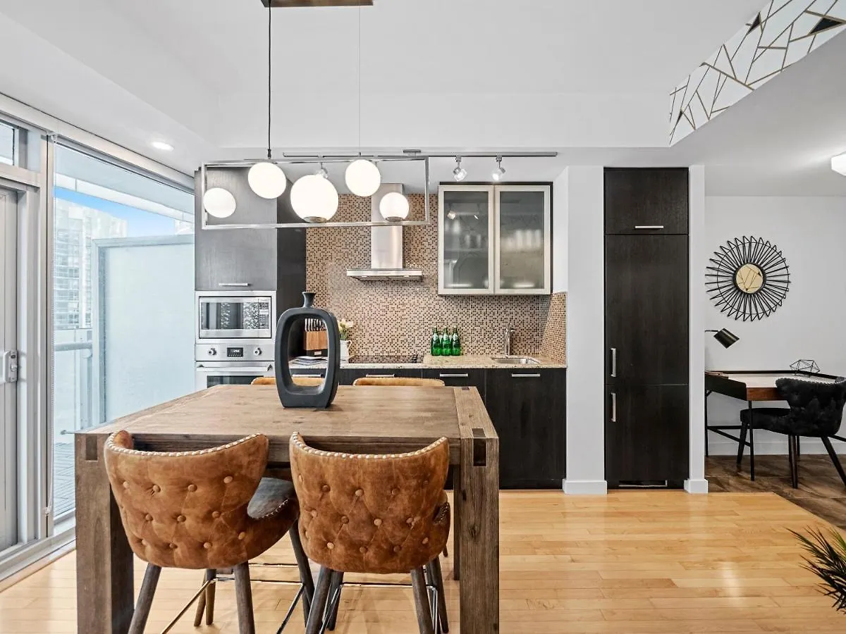 Stylish 1Br Condo - Cn Tower View, Entertainment District-Downtown Toronto Canada