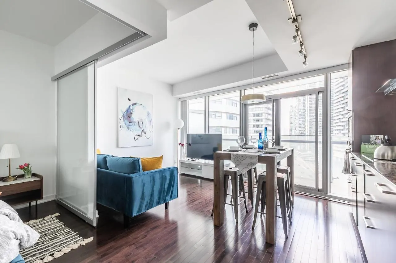 Stylish 1Br Condo - Cn Tower View, Entertainment District-Downtown Toronto Canada